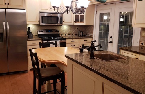 Pipestem House | Renovated farmhouse - Mercer/Summer County