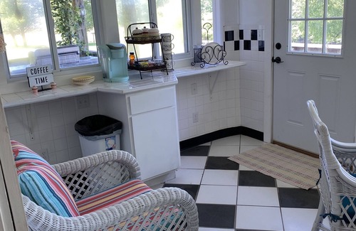 Pipestem House | Renovated farmhouse - Mercer/Summer County