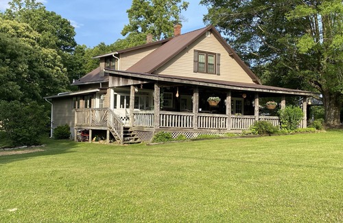 Pipestem House | Renovated farmhouse - Mercer/Summer County