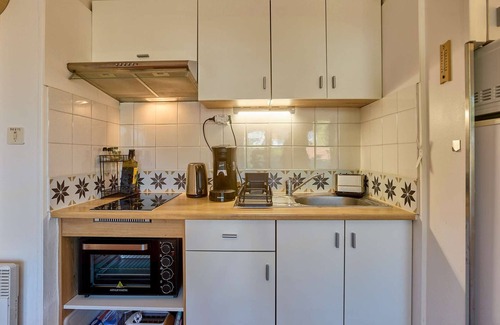 Barbotan-les-Thermes Apartment | Renovated studio for 2 in Barbotan, near Lake Uby!