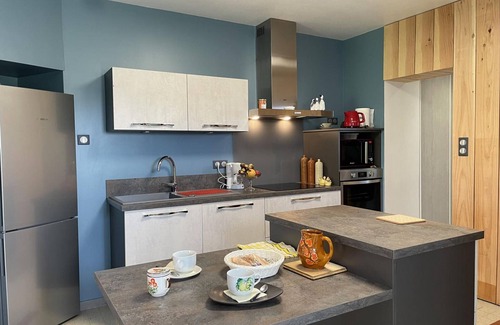 Pierrefitte-sur-Loire Cottage | Renovated cottage with garden and BBQ, near Le PAL park