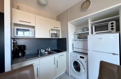 Saint-Hilaire-de-Riez Apartment | Renovated Apartment in Saint-Hilaire-de-Riez with Private Parking - Near Demoiselles