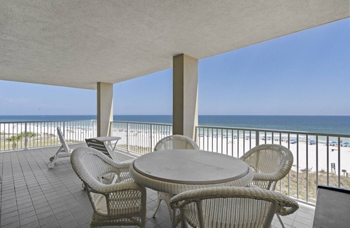 Orange Beach Condo | Renovated | Gulf Front | Wrap-Around Balcony