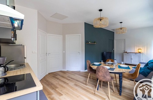 Rochefort-sur-Loire Cottage | Renovated house with garden near Angers