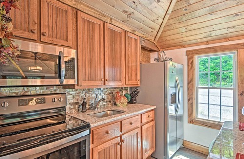 Highlands Cottage | Renovated Highlands Cottage 3 Miles to Downtown!
