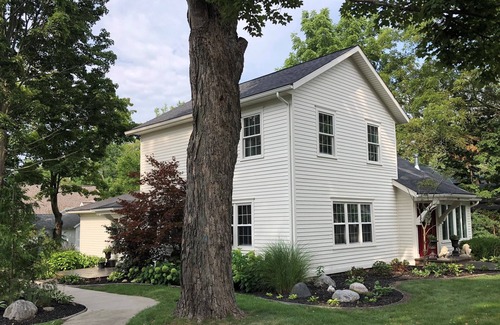 Saugatuck House | Renovated Historic Home! 2 blocks to downtown!