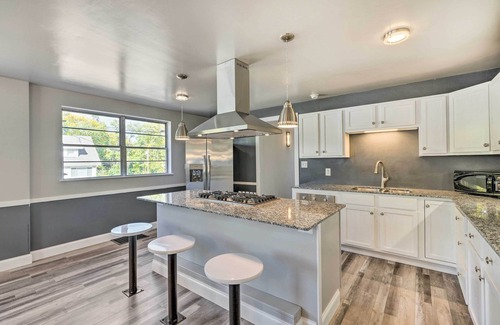 Bartonville Cottage | Renovated Historic Cottage ~ 4 Mi to Peoria!