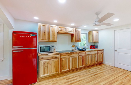 Boothbay Harbor Cottage | Renovated home with water views, dock access, - dogs okay