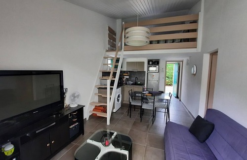 La Faute-sur-Mer House | Renovated House 400m from Beach - Terrace, Parking, Pet-Friendly