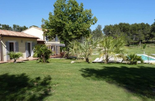 Cabries House | Renovated house with pool for 6