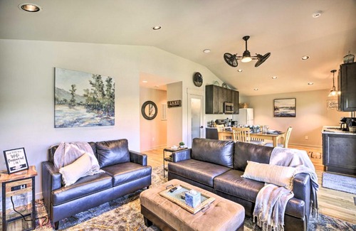 Ingles House | Renovated Lakefront Cottage with Private Dock!