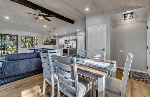 Hayden House | Renovated Lakehome w/amazing view, Great Fishing, Dog-Friendly, Boatslip, Dock