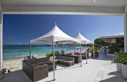 Red Hook Condo | RENOVATED, Large 1 BDRM, Luxurious, BEACHFRONT.