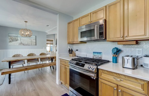 Fernandina Beach House | Renovated Luxury Private Home | Short Walk to the Beach | Fenced Yard | Outdoor Shower