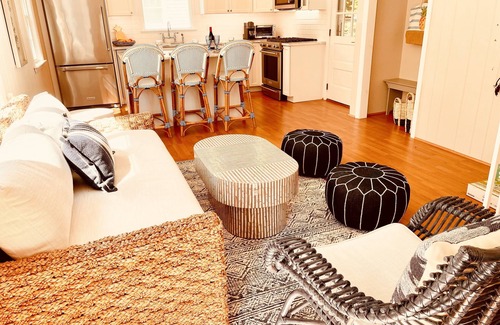 Popponesset House | Renovated Luxury Cottage - Walk to Private Beach