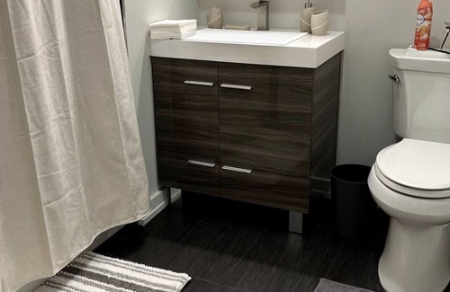 Bayonne Apartment | RENOVATED Luxury Studio; 20 Mins Away from NYC/EWR