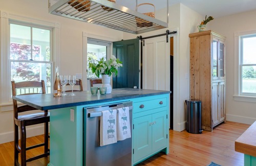 Matunuck House | Renovated Matunuck Farmhouse with private access to Potters Pond, double kayak included