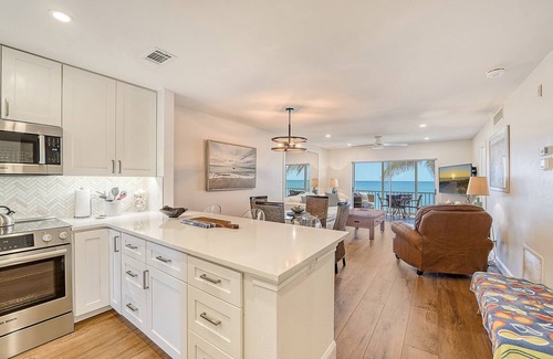 Siesta Key Condo | RENOVATED Oceanfront 2 Bedroom/2Bath Oasis