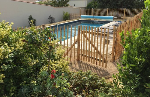 Andilly House | Renovated old house of 280m² near La Rochelle, sleeps 12, swimming pool