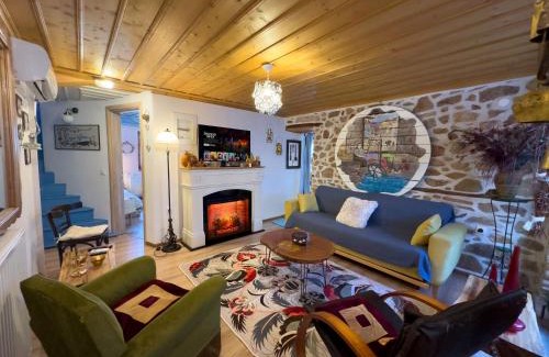 Arnaia House | Renovated Old Manor House With Yard