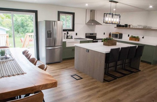 Bobcaygeon House | Renovated open concept family sized Home with game room and fire pit in backyard