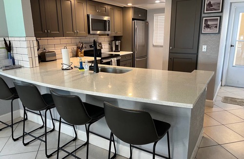 Madeira Beach Condo | Renovated Peaceful/Quiet BEACH condo POOL, parking