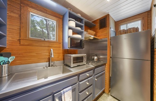 Seaside Cottage | Renovated Seaside Cottage, Pet Friendly, Luxury Touches+ 2 Adult Bikes!