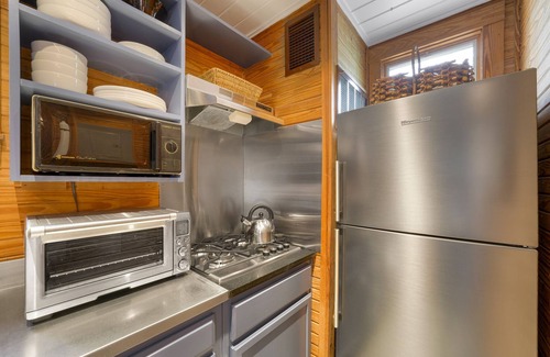 Seaside Cottage | Renovated Seaside Cottage, Pet Friendly, Luxury Touches+ 2 Adult Bikes!
