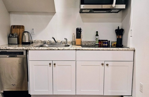 Licton Springs House | RENOVATED SEATTLE MIL 2-3BR 1BA Kitchen WD