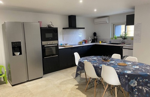 Estadens House | Renovated semi-detached cantaloupe cottage with all comforts, air conditioning