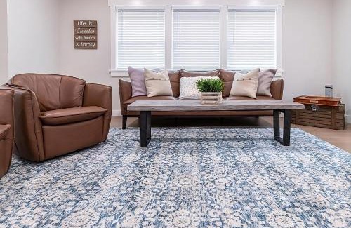 Hyannis House | Renovated & Sophisticated Home Near Beach & Shops!