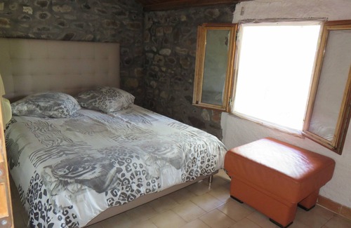 Octon Other | Renovated stone farmhouse on wooded land near Lake Salagou in the Hérault