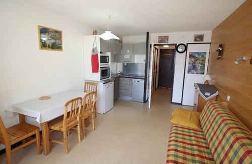 Auris Apartment | Renovated studio cabin for 4 near slopes with parking - Auris en Oisans