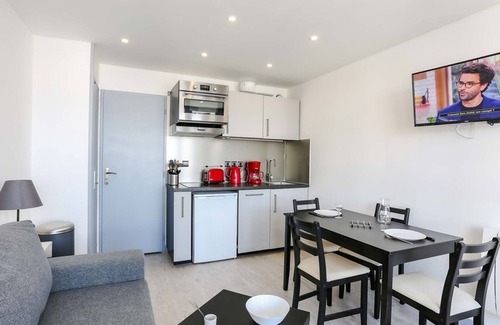 Val-Thorens Apartment | Renovated Studio in Central Val Thorens - Sleeps 2, Balcony, Near Slopes
