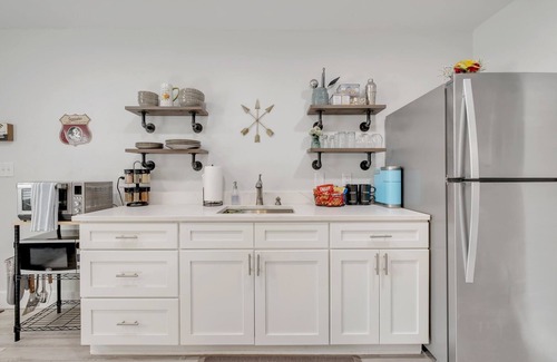 Tallahassee Apartment | Renovated Studio -Walking distance to FSU/Doak Stadium
