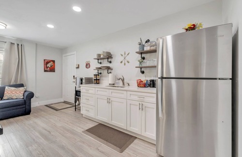 Tallahassee Apartment | Renovated Studio -Walking distance to FSU/Doak Stadium