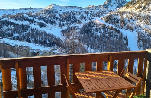Isola Apartment | Renovated studio with 2 beds and internet, close to slopes and funicular