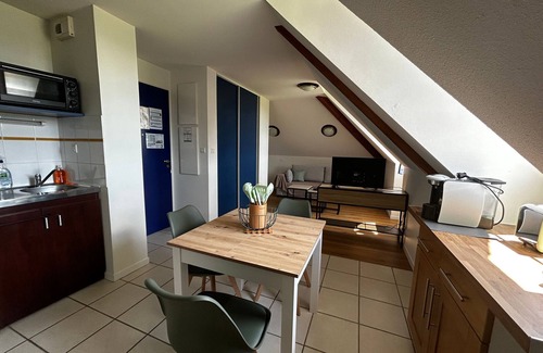 La Roche-Posay Apartment | Renovated T2 with heated pool near Connétable Spa, parking and WIFI