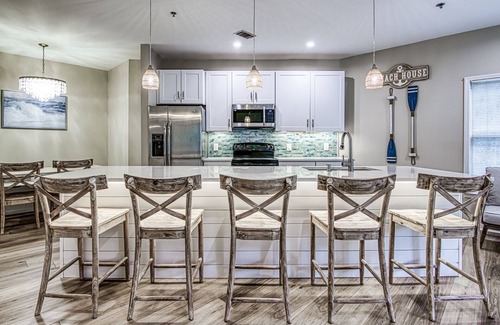 Hilton Head Villa | Renovated townhome with 1st flr bdrm Close to beach, shopping, dining and parks.