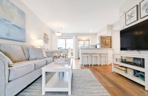 Wilmington Beach Condo | ~RENOVATED~ Top Floor Views, Oceanfront, Pool, Spacious Deck, Desirable Area