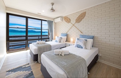 Airlie Beach House | Renovated Townhouse On Airlie. Great views from bedrooms