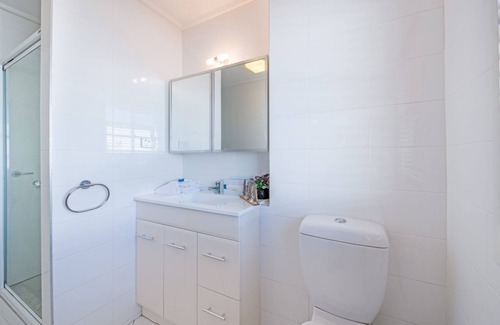 Airlie Beach House | Renovated Townhouse On Airlie. Great views from bedrooms