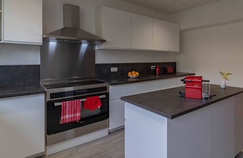 Cholet Cottage | Renovated villa in Cholet with private pool and lake view, ideal for 15 people