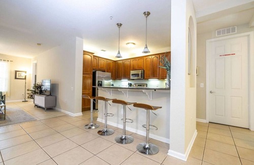 Florida Central Atlantic Coast Condo | Renovated Vista Cay Condo 5 min to Universal