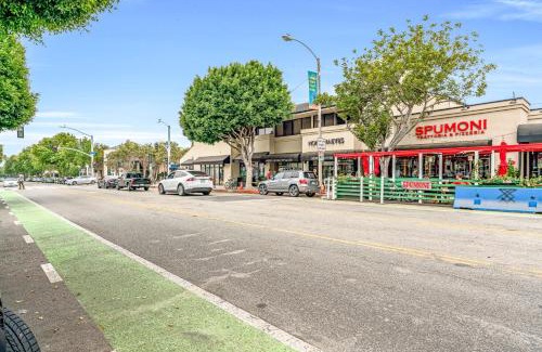 Mid-City Apartment | Renovateed Two-Bedroom Apartment in Santa Monica