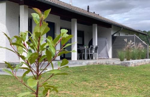 Harbshausen House | Renoviertes Ferienhaus in Harbshausen mit Terrasse, Grill und Garten