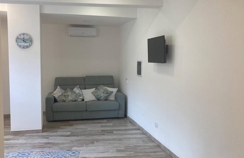 Nettuno Apartment | Rent apartment by the sea months: May June July August and September.