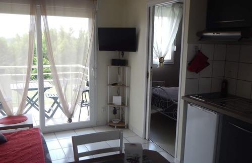 Jonzac Apartment | Rent furnished 800 m from the thermal baths and 80 m from the West Indies of JONZAC