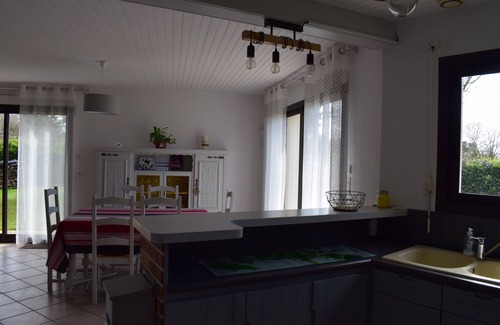 Ambon House | Rent House 400m from the beach