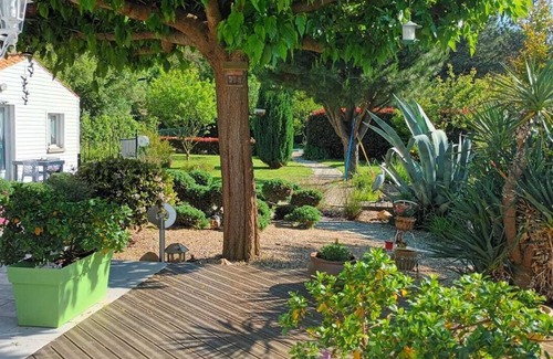 Chateau-d'Olonne House | Rent house 110m2 near shops and sea, closed parking, veranda for relaxation